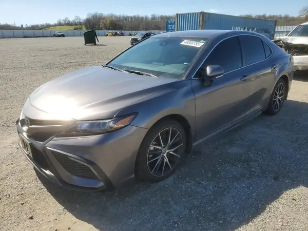 4T1G11AK1NU047860 2022 TOYOTA CAMRY - Image 1