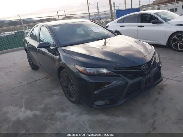 4T1G11AK1NU050600 2022 TOYOTA CAMRY - Image 1