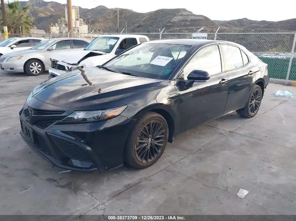 4T1G11AK1NU050600 2022 TOYOTA CAMRY - Image 2