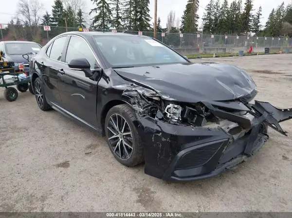 4T1G11AK1NU052718 2022 TOYOTA CAMRY - Image 1