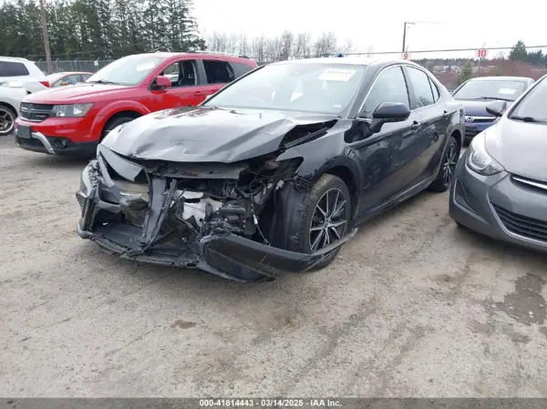 4T1G11AK1NU052718 2022 TOYOTA CAMRY - Image 2