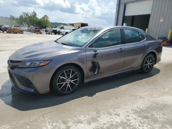 4T1G11AK1NU053030 2022 TOYOTA CAMRY - Image 1
