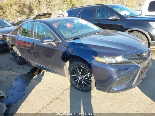 4T1G11AK1NU054548 2022 TOYOTA CAMRY - Image 1