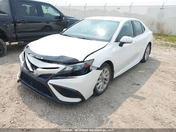 4T1G11AK1NU054694 2022 TOYOTA CAMRY - Image 2