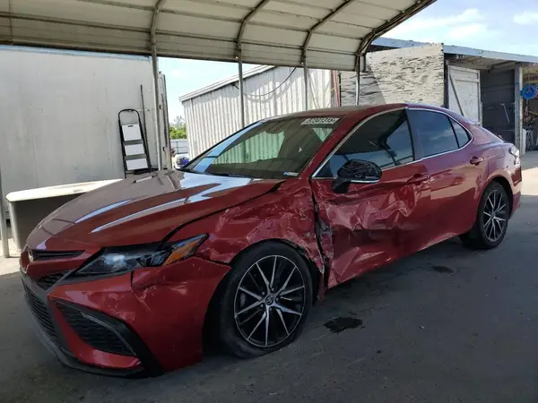 4T1G11AK1NU057689 2022 TOYOTA CAMRY - Image 1