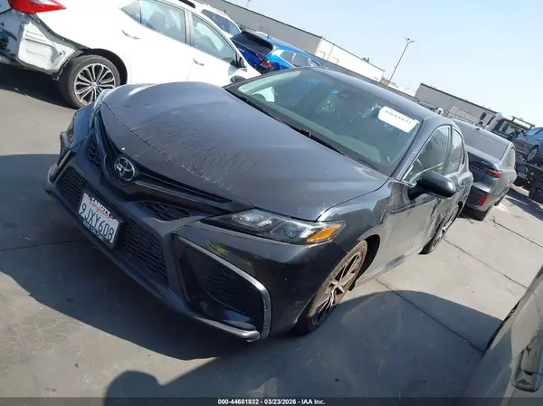 4T1G11AK1NU059698 2022 TOYOTA CAMRY - Image 2