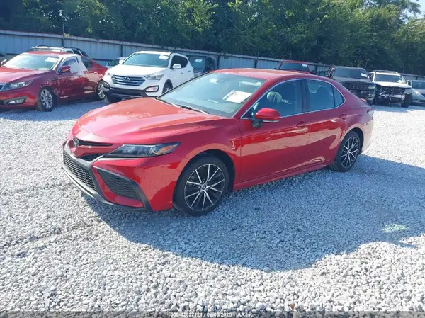 4T1G11AK1NU061273 2022 TOYOTA CAMRY - Image 2