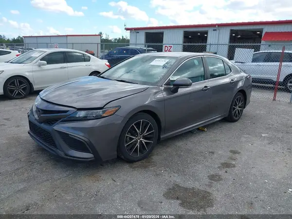 4T1G11AK1NU062276 2022 TOYOTA CAMRY - Image 2