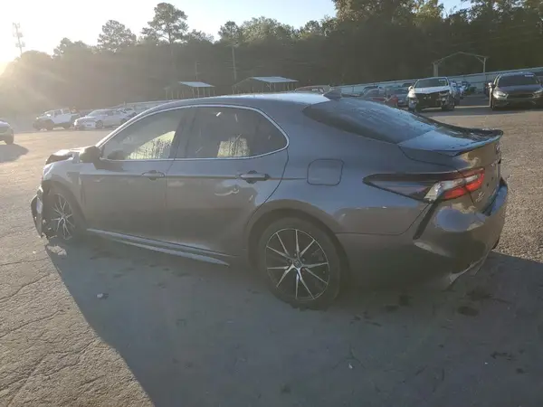 4T1G11AK1NU067381 2022 TOYOTA CAMRY - Image 2