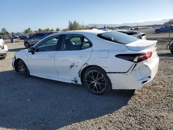 4T1G11AK1NU068238 2022 TOYOTA CAMRY - Image 2