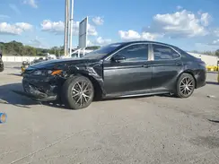 4T1G11AK1NU069082 2022 TOYOTA CAMRY