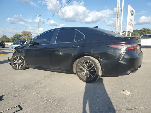 4T1G11AK1NU069082 2022 TOYOTA CAMRY - Image 2