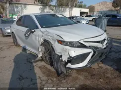 4T1G11AK1NU076727 2022 TOYOTA CAMRY