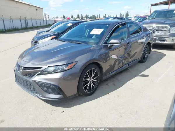 4T1G11AK1NU499064 2022 TOYOTA CAMRY - Image 2