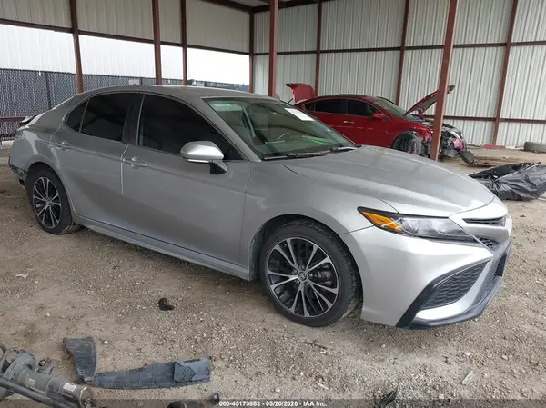 4T1G11AK1NU619221 2022 TOYOTA CAMRY - Image 1