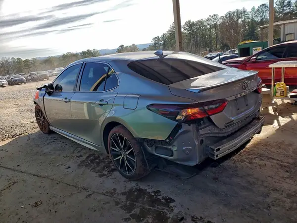4T1G11AK1NU623303 2022 TOYOTA CAMRY - Image 2