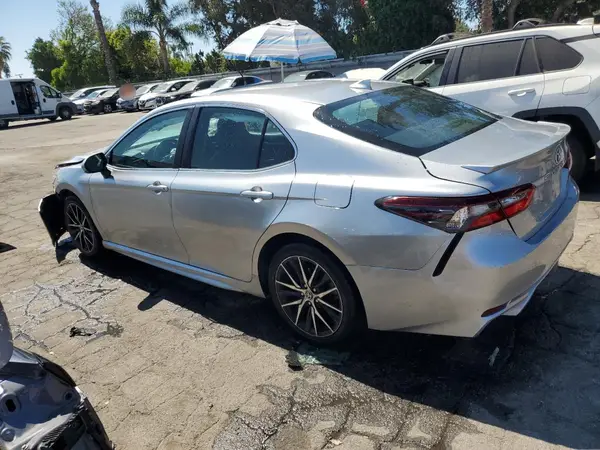 4T1G11AK1NU627092 2022 TOYOTA CAMRY - Image 2