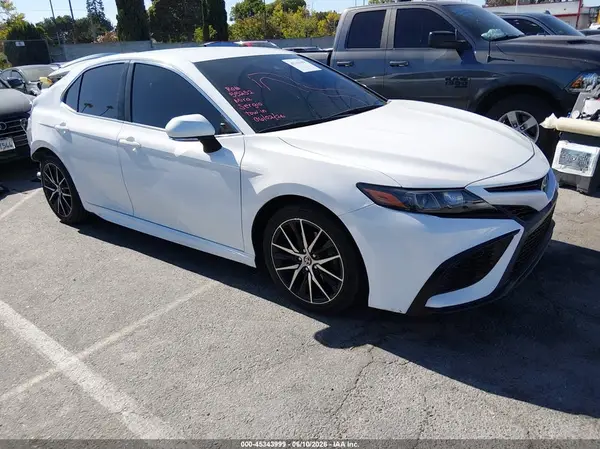 4T1G11AK1NU628730 2022 TOYOTA CAMRY - Image 1