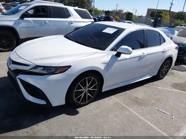 4T1G11AK1NU628730 2022 TOYOTA CAMRY - Image 2