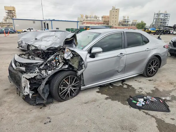 4T1G11AK1NU628744 2022 TOYOTA CAMRY - Image 1