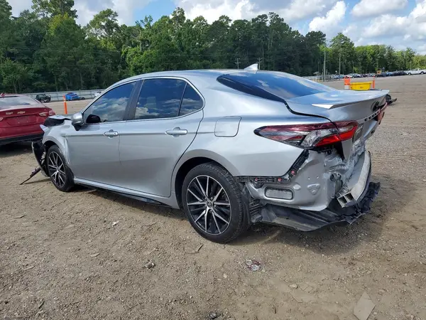 4T1G11AK1NU636682 2022 TOYOTA CAMRY - Image 2