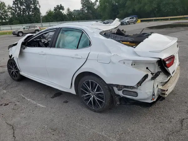 4T1G11AK1NU639971 2022 TOYOTA CAMRY - Image 2