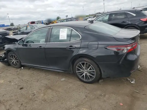 4T1G11AK1NU643065 2022 TOYOTA CAMRY - Image 2