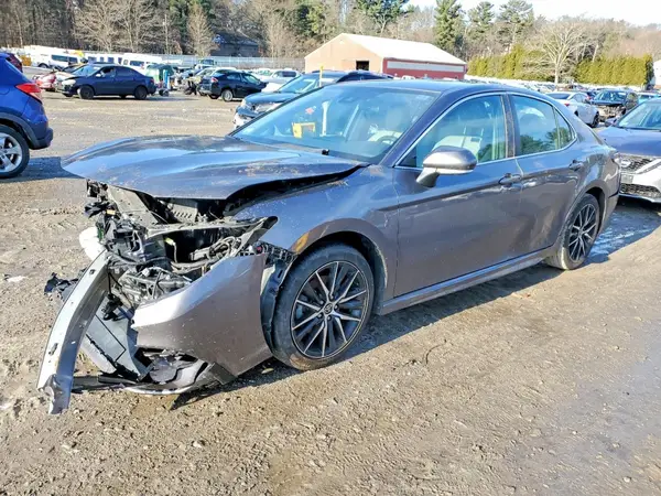 4T1G11AK1NU643891 2022 TOYOTA CAMRY - Image 1