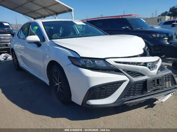 4T1G11AK1NU644202 2022 TOYOTA CAMRY - Image 1
