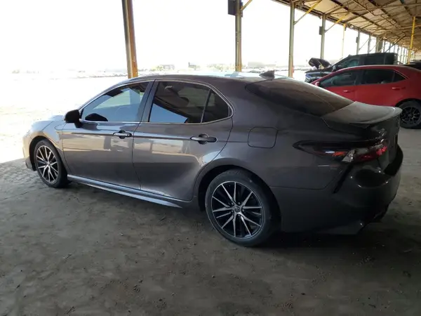 4T1G11AK1NU647942 2022 TOYOTA CAMRY - Image 2