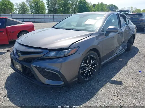 4T1G11AK1NU649562 2022 TOYOTA CAMRY - Image 2