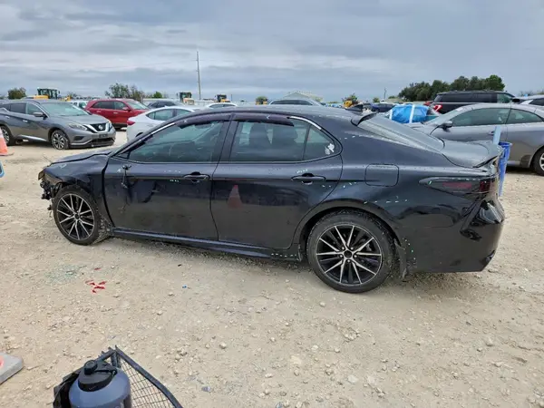 4T1G11AK1NU649643 2022 TOYOTA CAMRY - Image 2