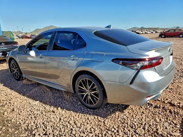 4T1G11AK1NU651005 2022 TOYOTA CAMRY - Image 2