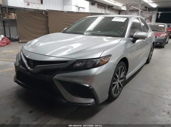 4T1G11AK1NU651523 2022 TOYOTA CAMRY - Image 2
