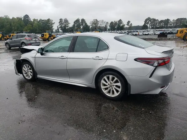 4T1G11AK1NU656026 2022 TOYOTA CAMRY - Image 2