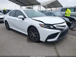 4T1G11AK1NU656303 2022 TOYOTA CAMRY