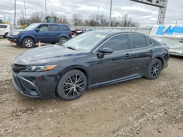 4T1G11AK1NU659010 2022 TOYOTA CAMRY - Image 1
