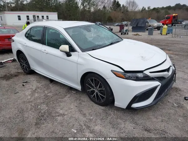 4T1G11AK1NU659511 2022 TOYOTA CAMRY - Image 1