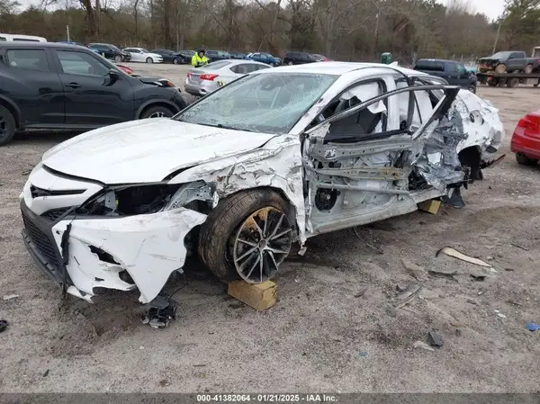4T1G11AK1NU659511 2022 TOYOTA CAMRY - Image 2