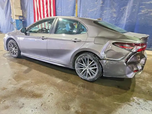 4T1G11AK1NU660514 2022 TOYOTA CAMRY - Image 2
