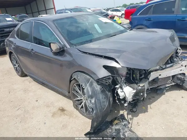 4T1G11AK1NU662036 2022 TOYOTA CAMRY - Image 1