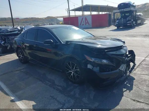 4T1G11AK1NU662103 2022 TOYOTA CAMRY - Image 1