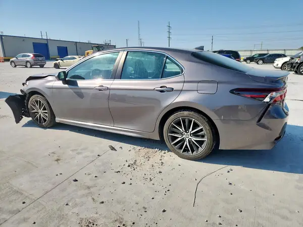 4T1G11AK1NU662294 2022 TOYOTA CAMRY - Image 2