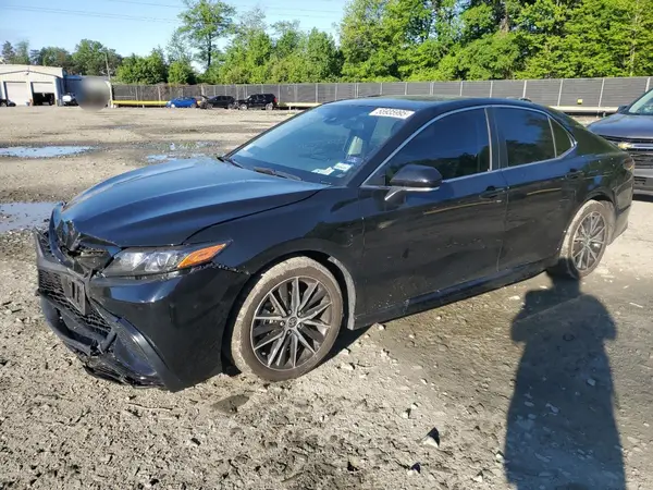 4T1G11AK1NU662408 2022 TOYOTA CAMRY - Image 1