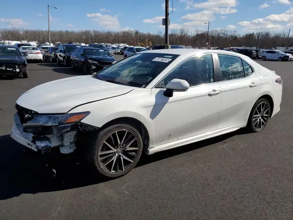 4T1G11AK1NU662862 2022 TOYOTA CAMRY - Image 1