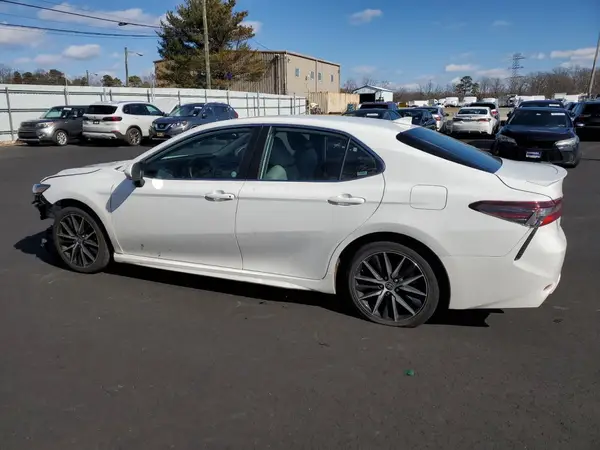 4T1G11AK1NU662862 2022 TOYOTA CAMRY - Image 2