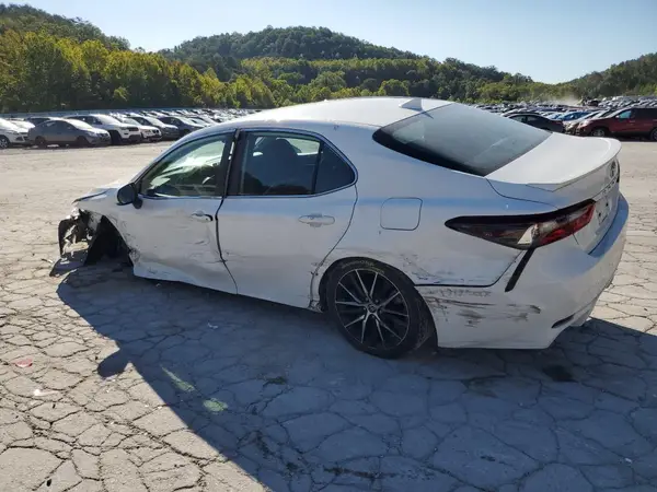 4T1G11AK1NU666409 2022 TOYOTA CAMRY - Image 2