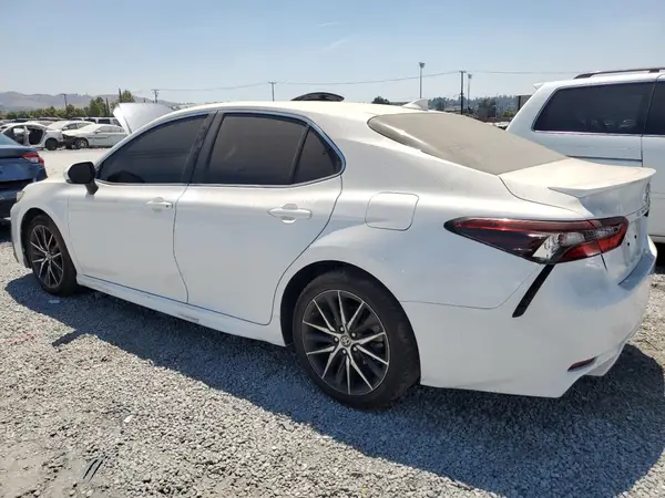 4T1G11AK1NU666426 2022 TOYOTA CAMRY - Image 2