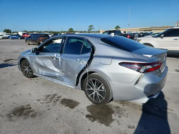 4T1G11AK1NU666510 2022 TOYOTA CAMRY - Image 2