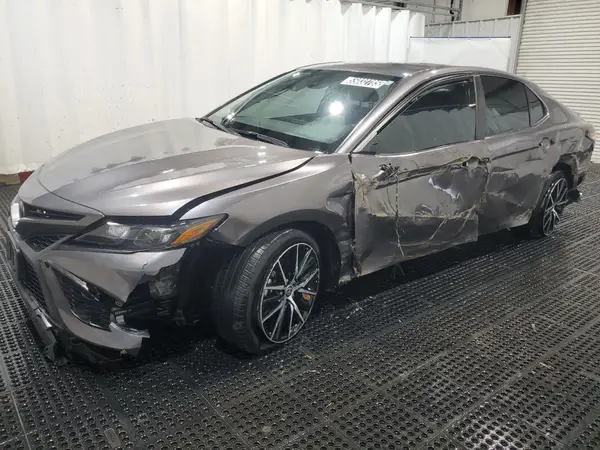4T1G11AK1NU669505 2022 TOYOTA CAMRY - Image 1